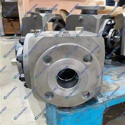 ¿Cómo asegurar la correcta alineación de un latón de válvula de bola de 4 vía...